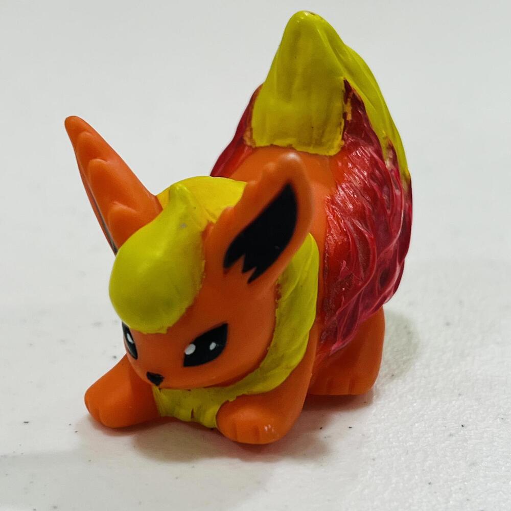 FLAREON 2005 Pokémon finger puppet Gotta Catch em All Nintendo Bandai